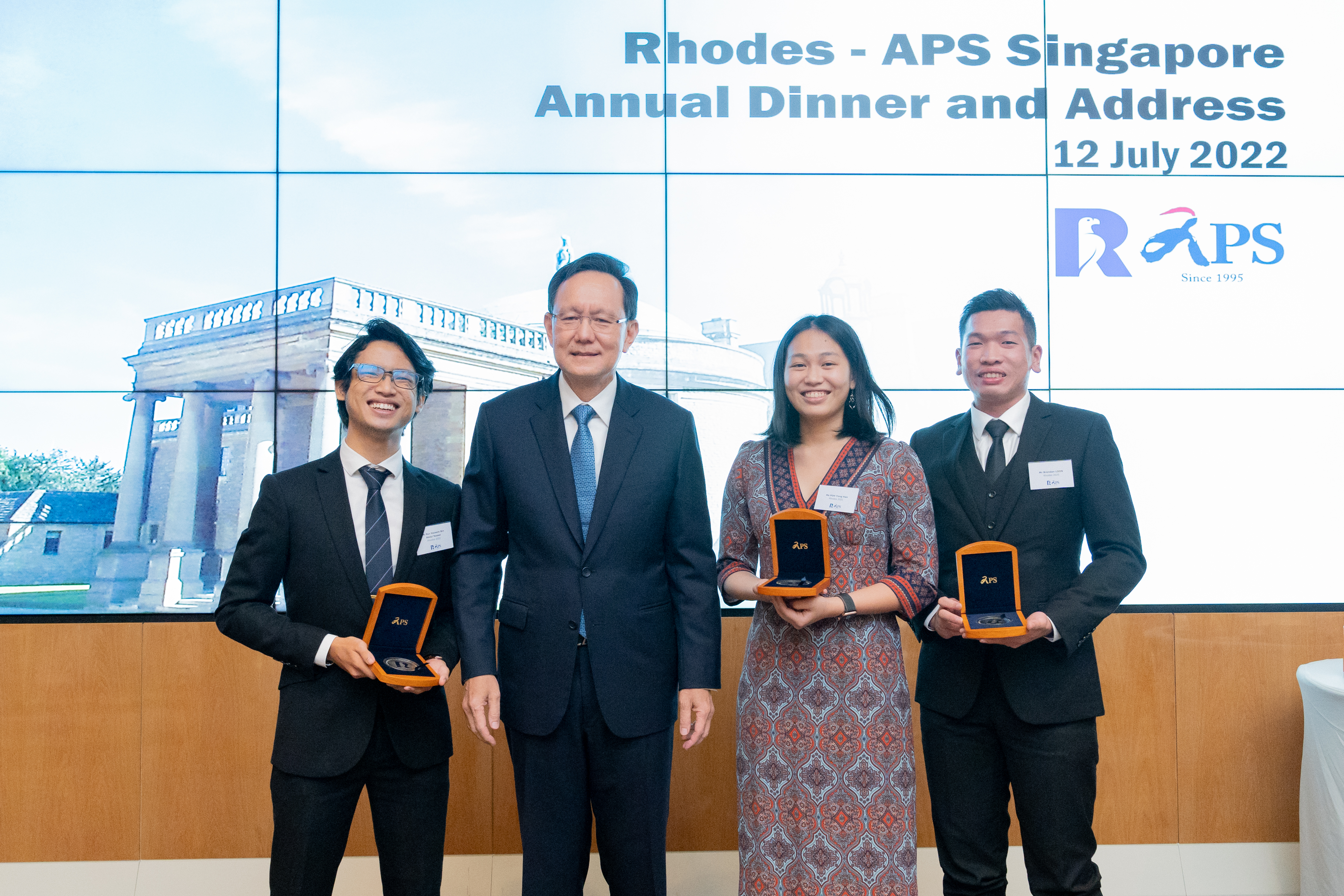Rhodes-APS Dinner - EC & APS Scholars.jpg